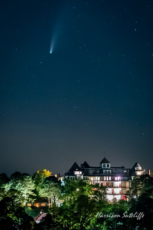 Comet Neo-wise over the Crescent Hotel